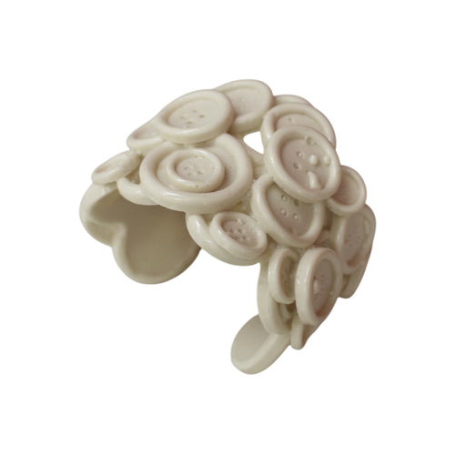 "Dr.Daughter" buttons cluster bracelet (cream)