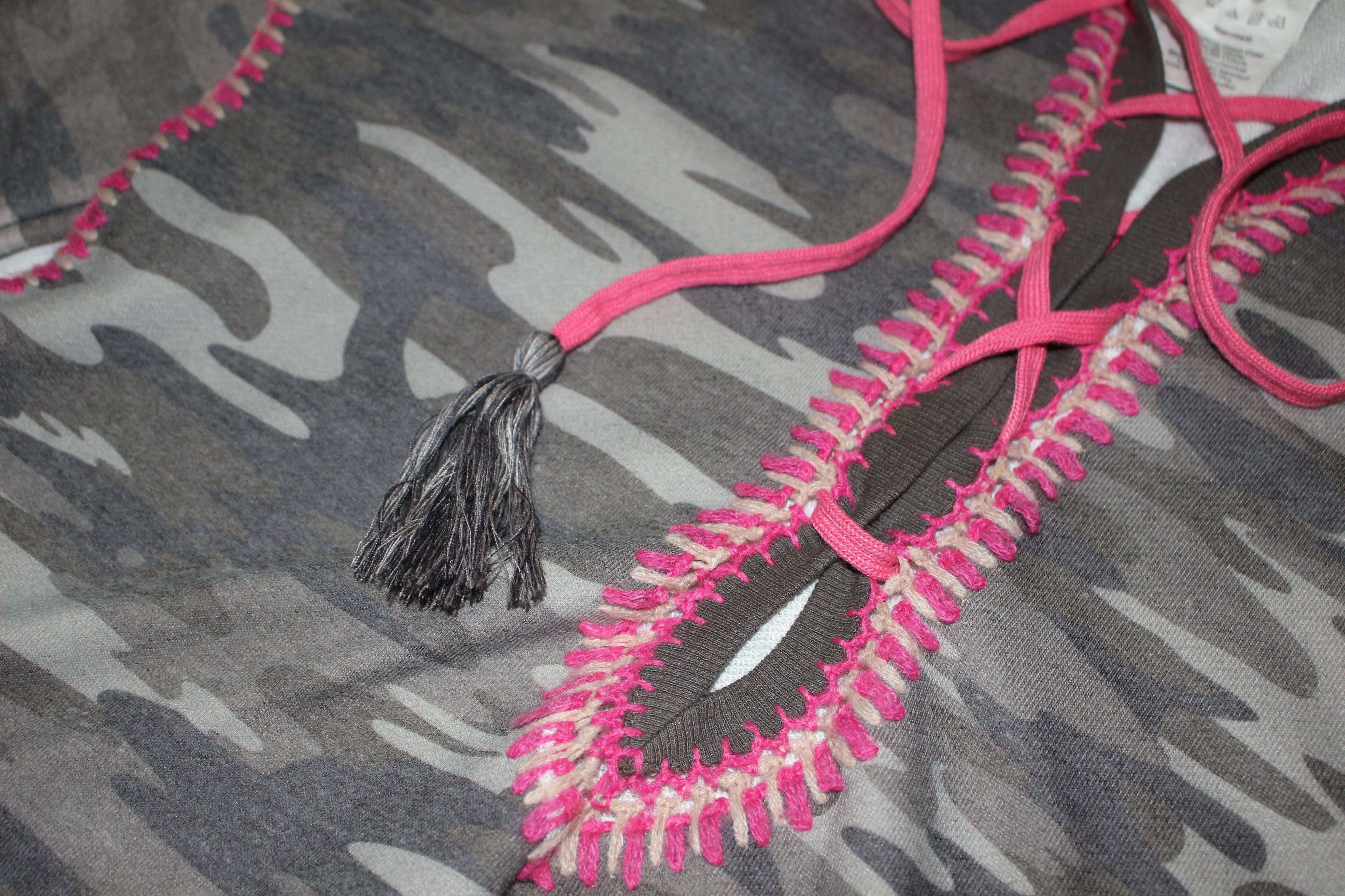 "VENUS" camouflage design hoodie
