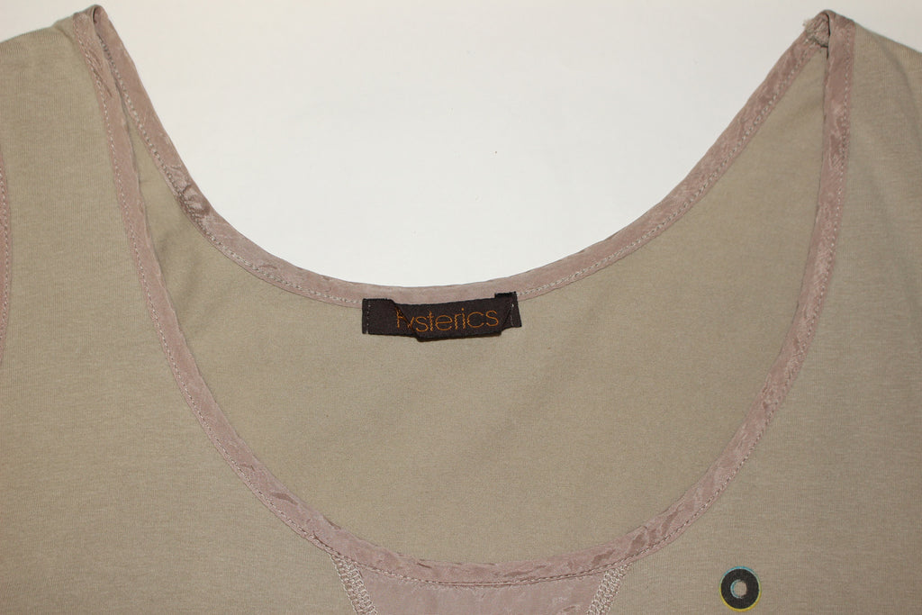 "HYSTERICS" print design sleeveless