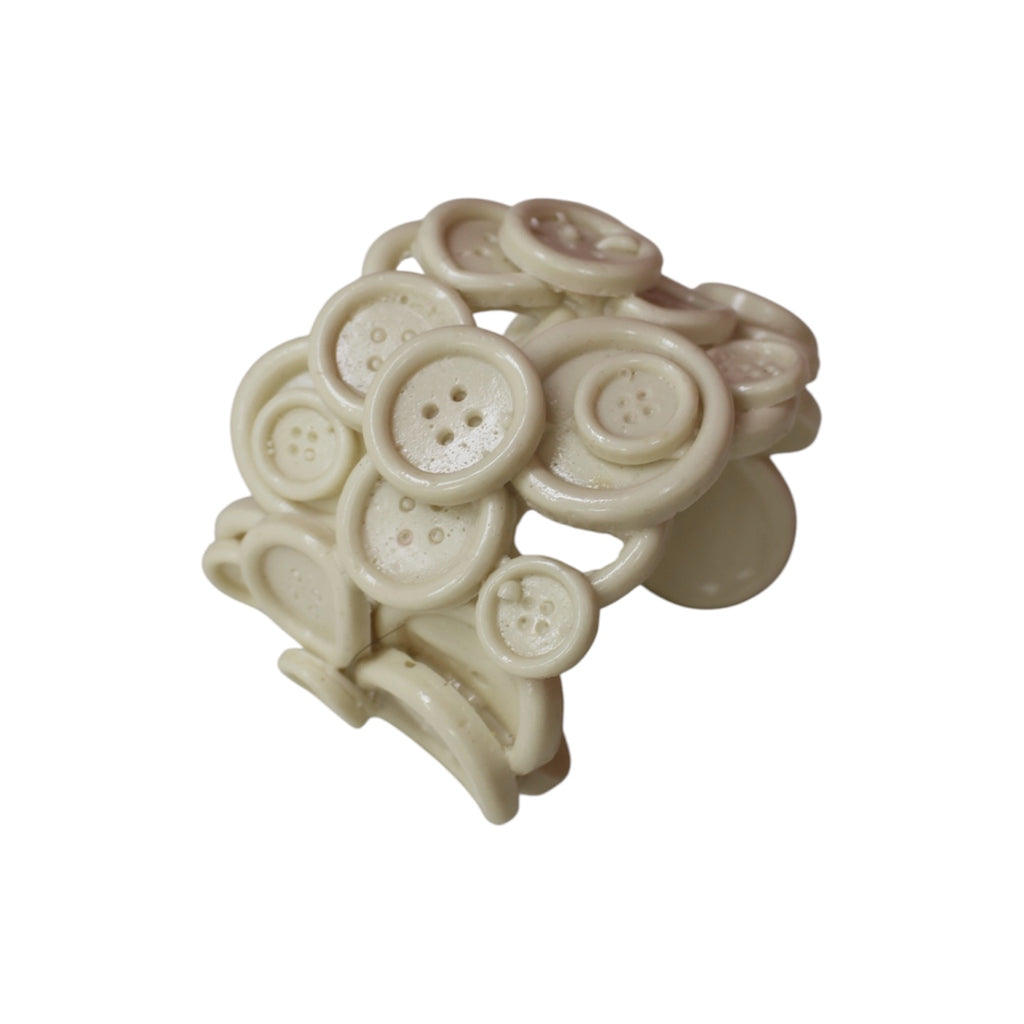 "Dr.Daughter" buttons cluster bracelet (cream)